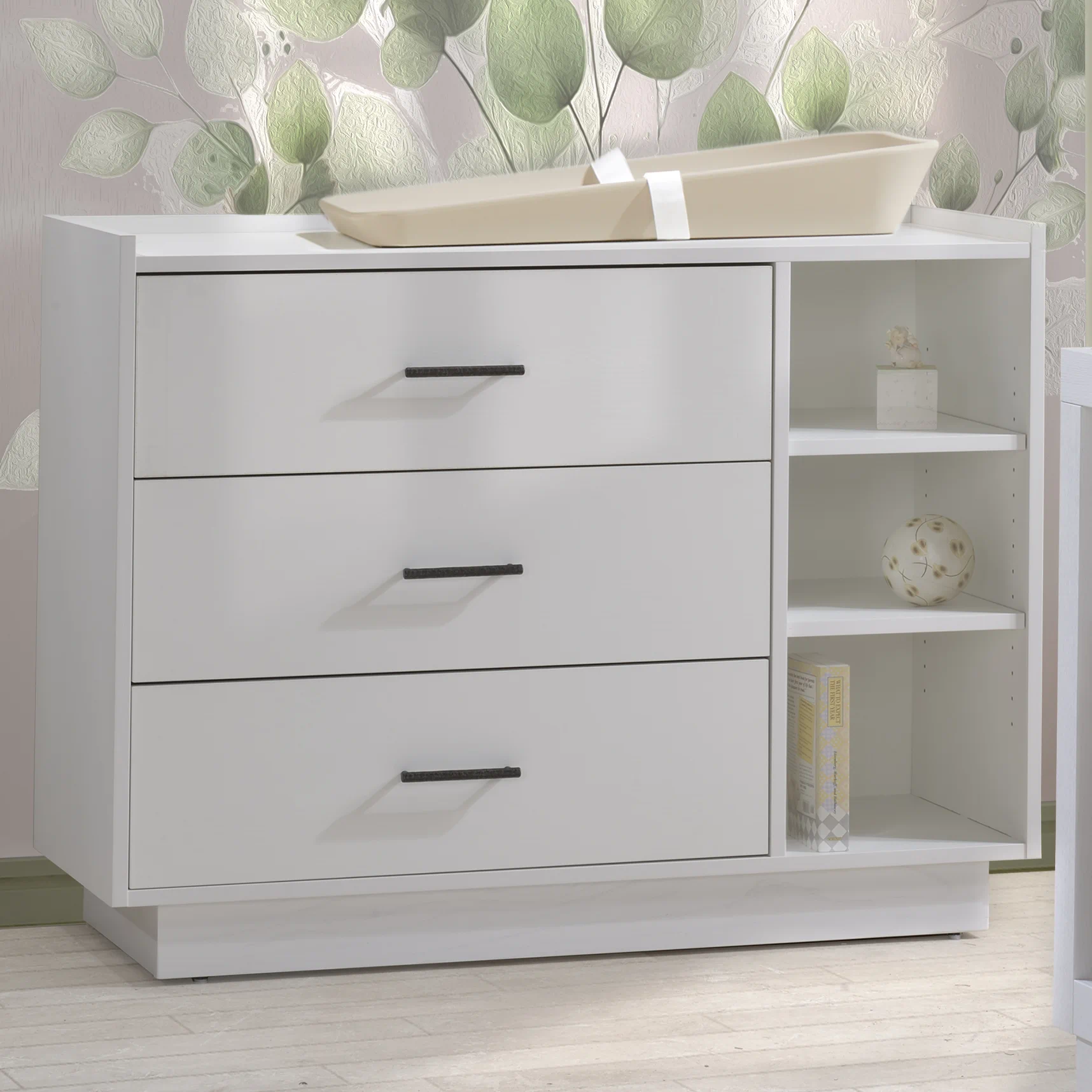 3 Drawer Dresser in White (wood grain)